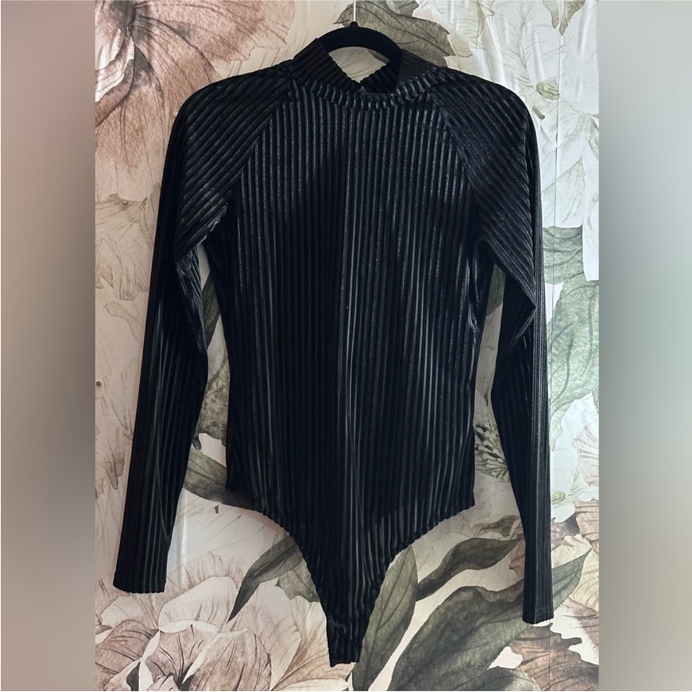 Lulu's Black Velvet Bodysuit NWOT - Picture 5 of 7
